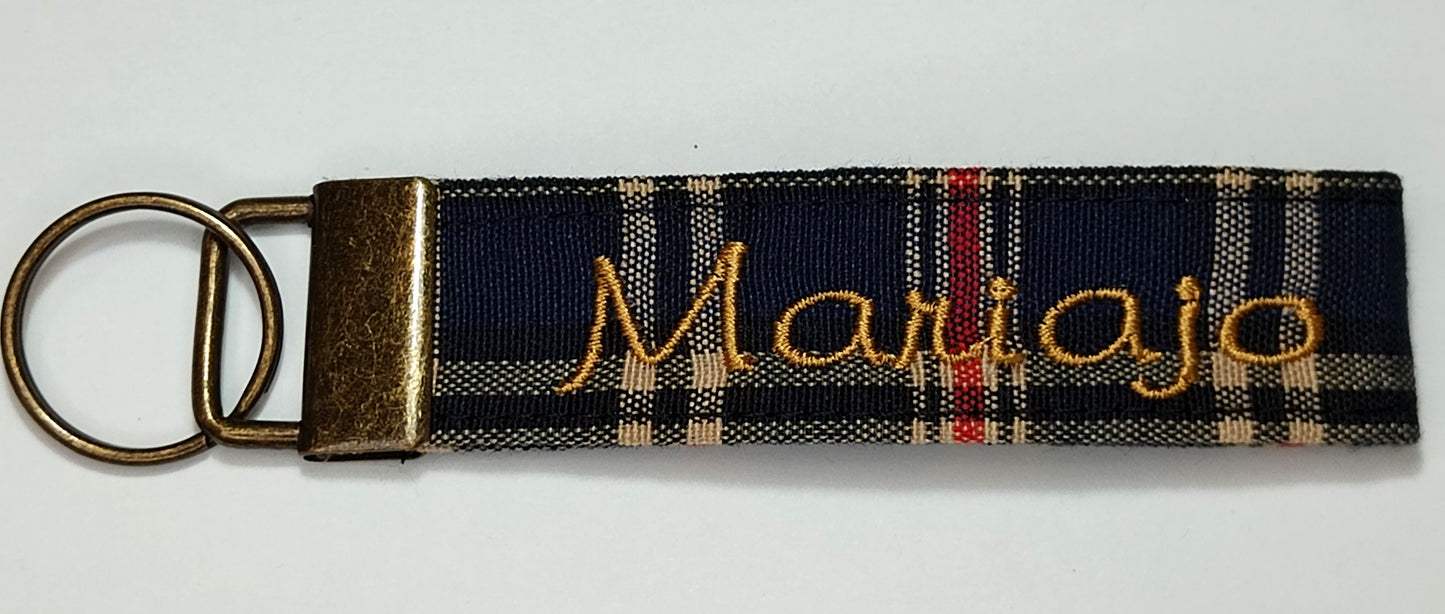 Llavero con anilla color bronce personalizable en estampado y nombre.