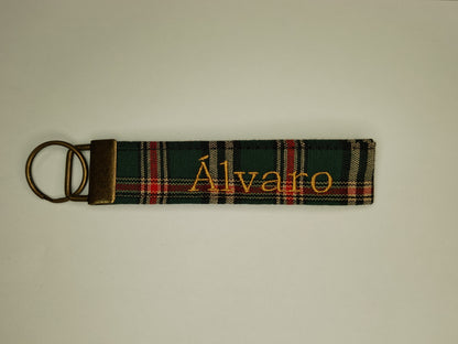 Llavero con anilla color bronce, estampado a elegir.